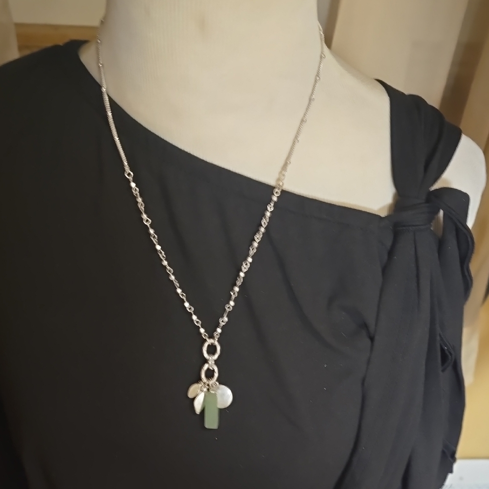 Elegant Silver Necklace with Green Pendant